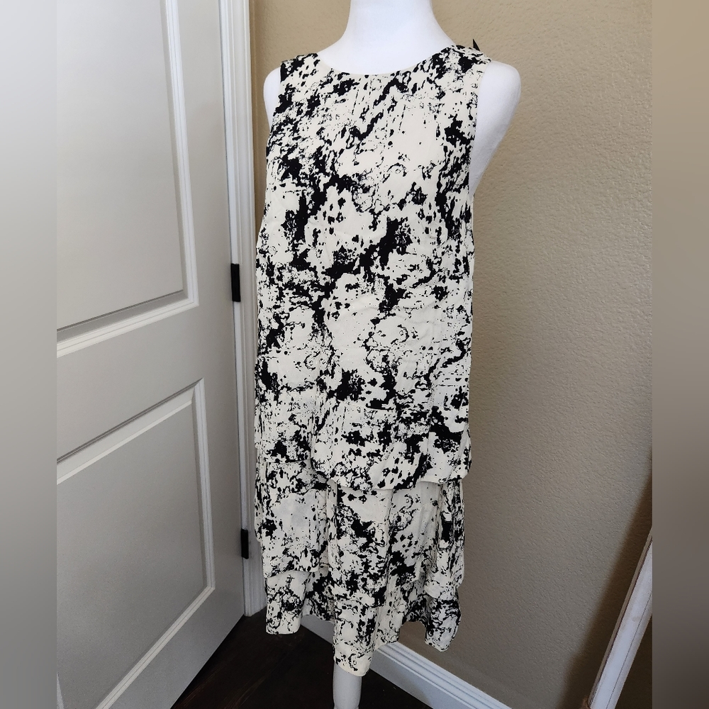 New NWT Banana Republic Tiered Black and Cream Dress, Size 4